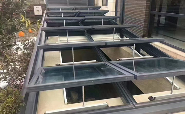 某轨道交通车辆维修车间隆德排烟窗应用